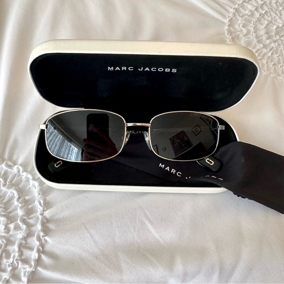 Marc Jacobs Sunglasses - Picture 3 of 6